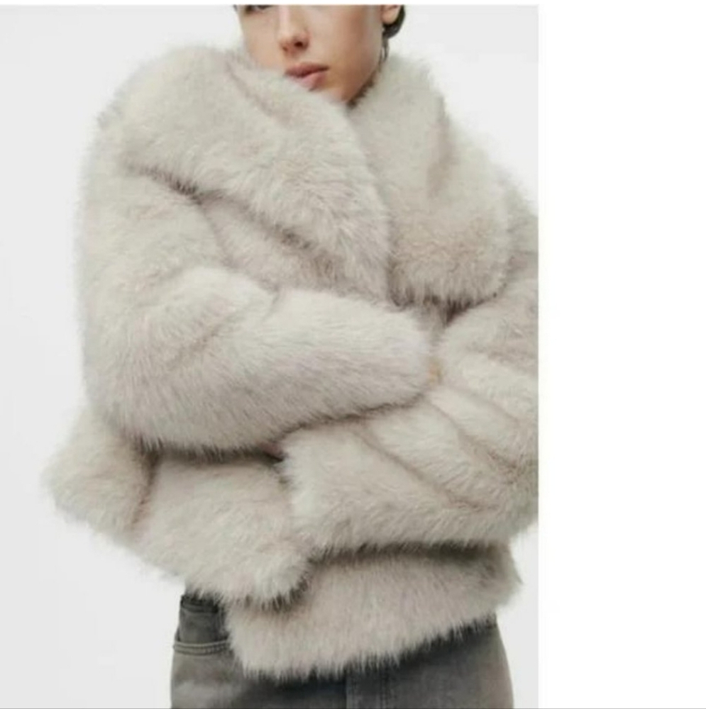 ZARA SHORT FAUX FUR JACKET Grey SzM
